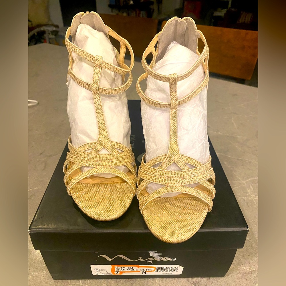 Nina Gold Sparkly shoes